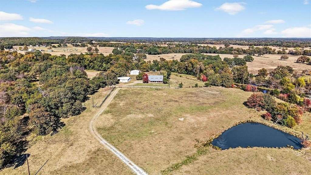 20.4 Acres of Agricultural Land with Home for Sale in Gainesville, Texas