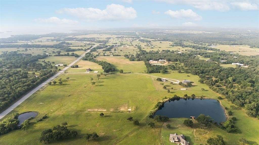 20.1 Acres of Agricultural Land for Sale in Valley View, Texas
