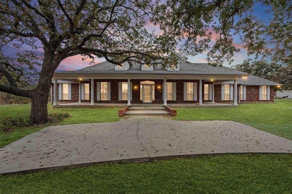 2.5 Acres of Residential Land with Home for Sale in Lipan, Texas