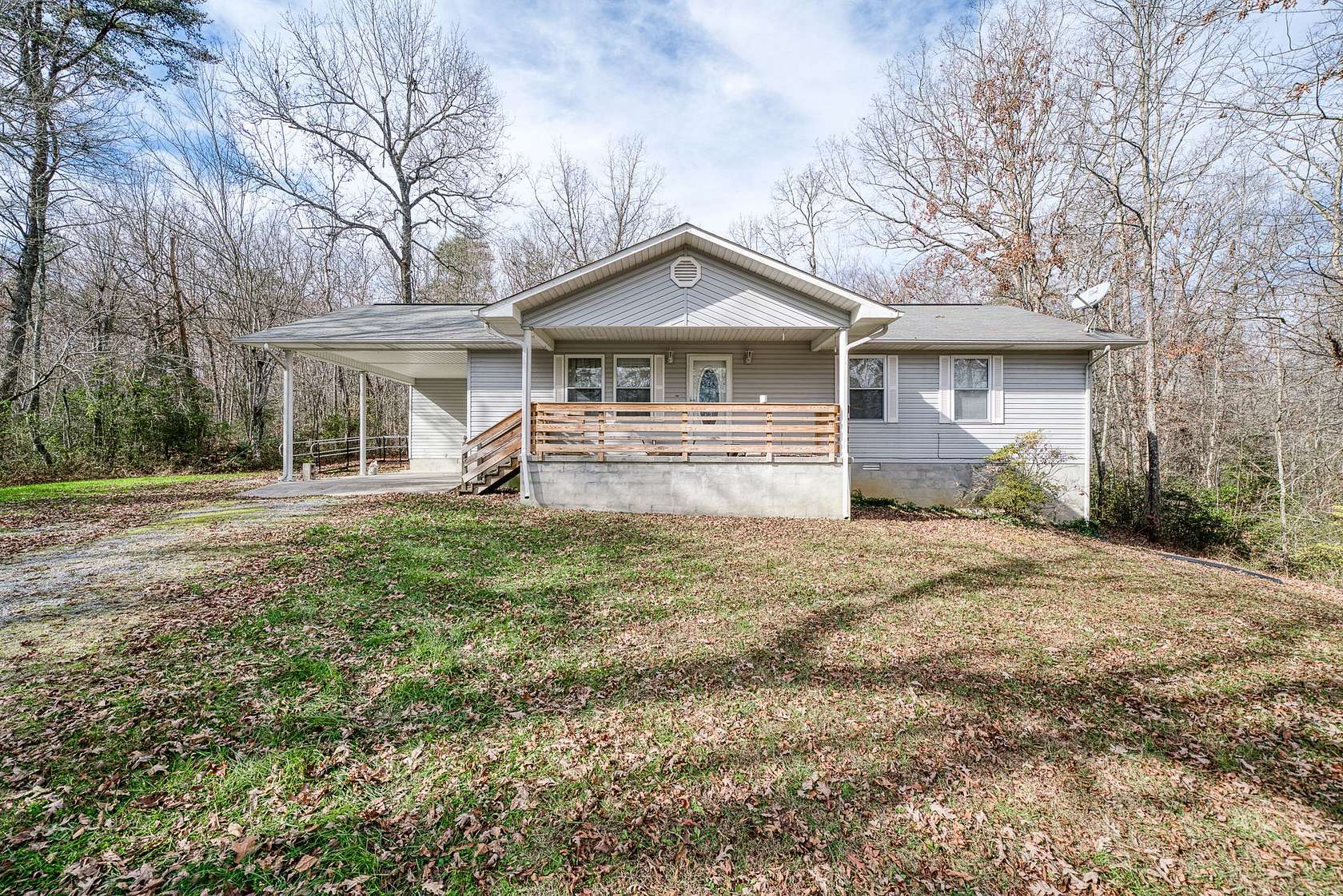 2.47 Acres of Residential Land with Home for Sale in Crossville, Tennessee