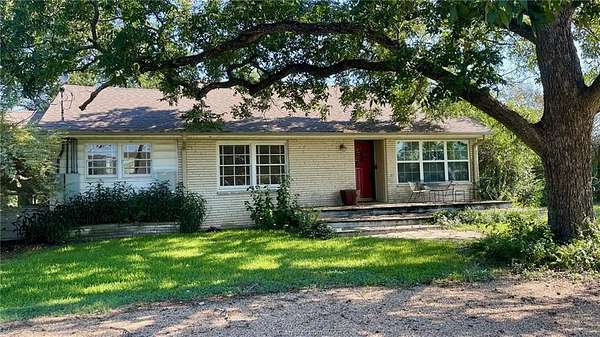 1.6 Acres of Residential Land with Home for Sale in Bremond, Texas