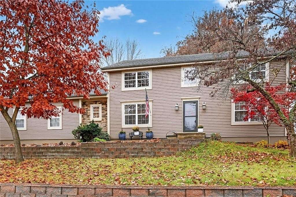 2.22 Acres of Residential Land with Home for Sale in Lake Tapawingo, Missouri