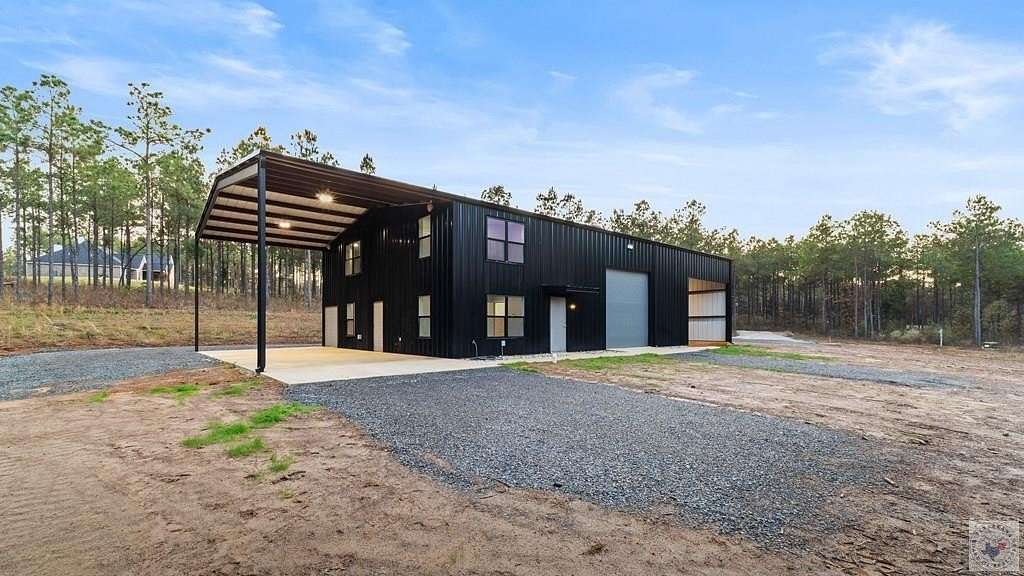 9.36 Acres of Residential Land with Home for Sale in Queen City, Texas