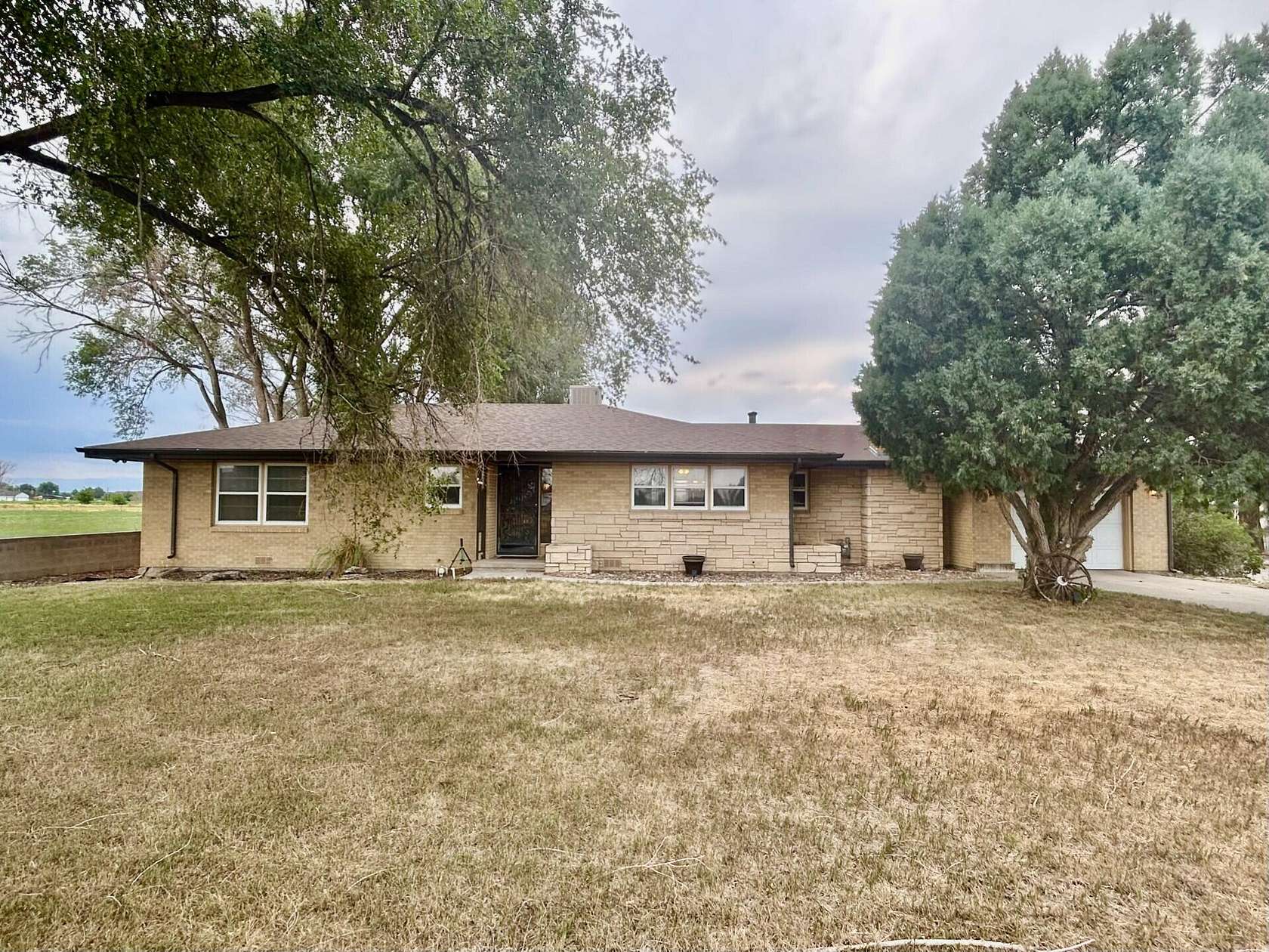 16 Acres of Land with Home for Sale in Pueblo, Colorado