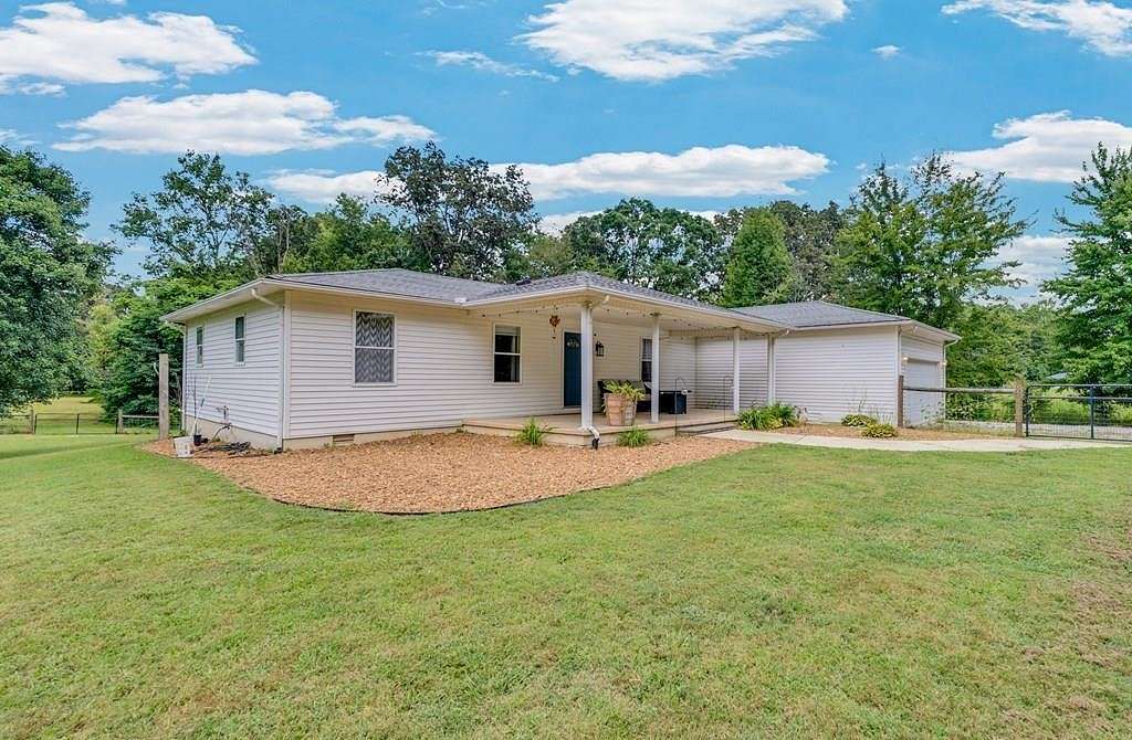 3.18 Acres of Residential Land with Home for Sale in Cookeville, Tennessee