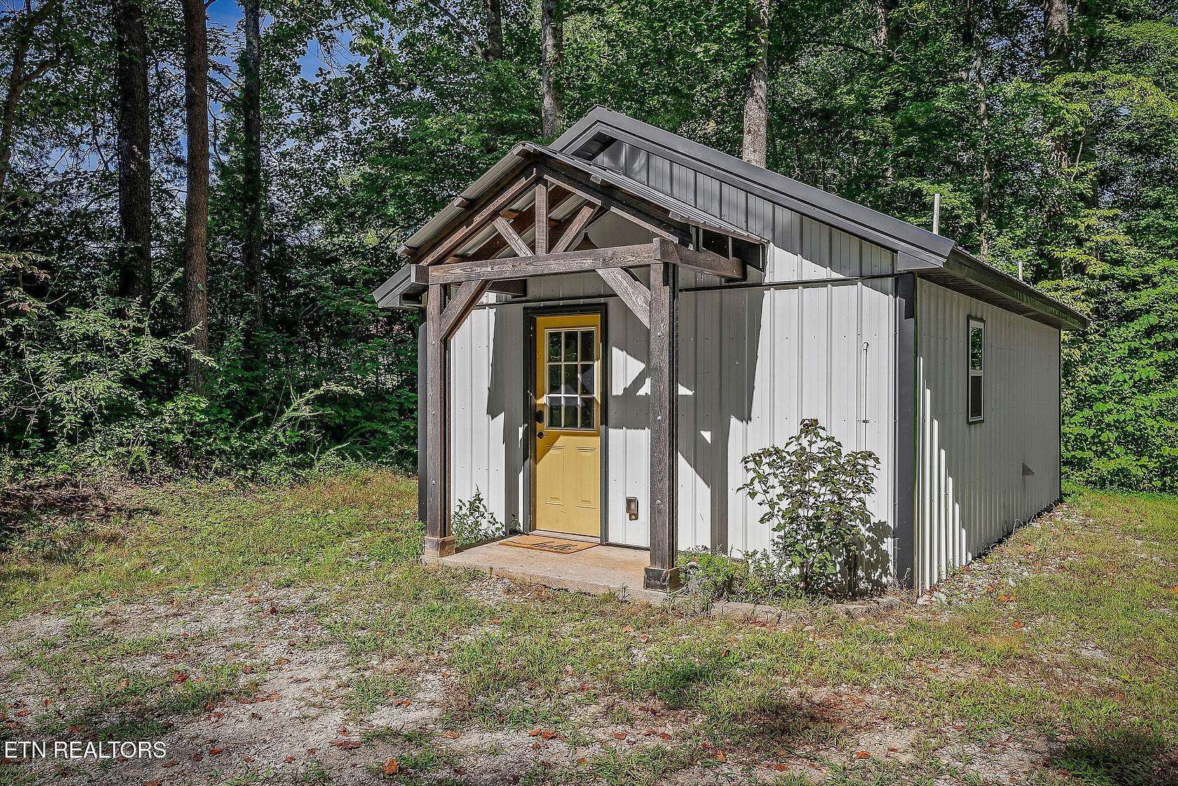 1.64 Acres of Residential Land with Home for Sale in Byrdstown, Tennessee