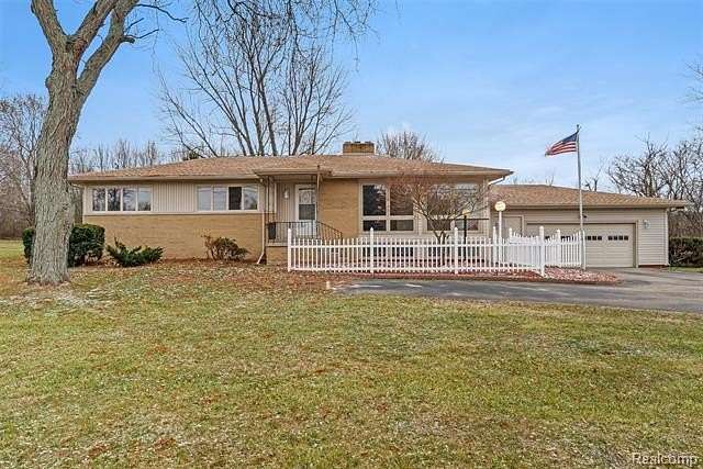 2 Acres of Residential Land with Home for Sale in Swartz Creek, Michigan