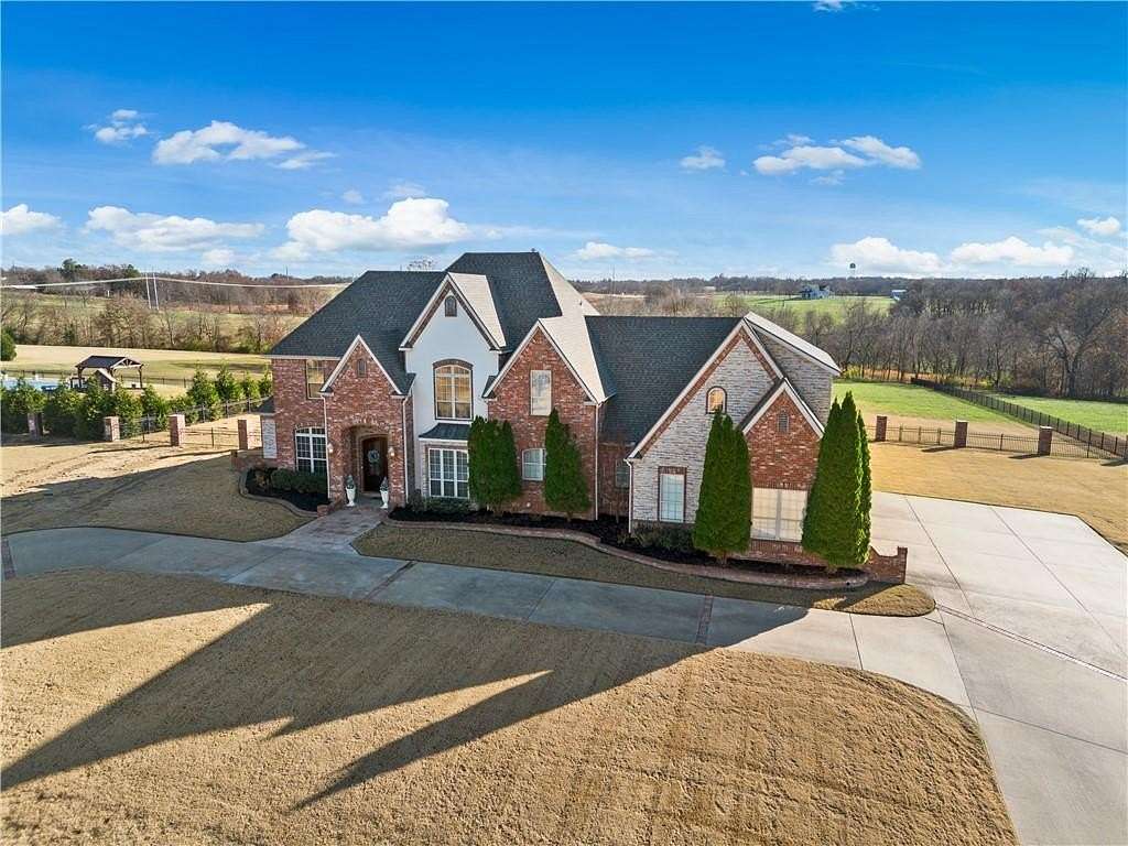 2 Acres of Residential Land with Home for Sale in Springdale, Arkansas