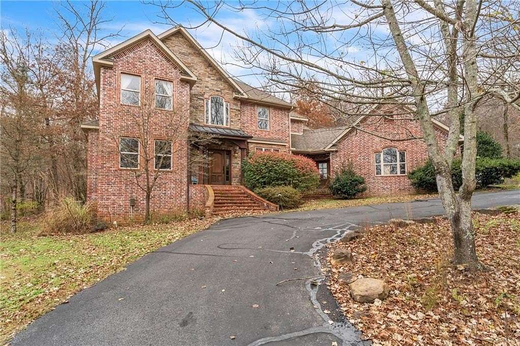 5.1 Acres of Residential Land with Home for Sale in Fayetteville, Arkansas