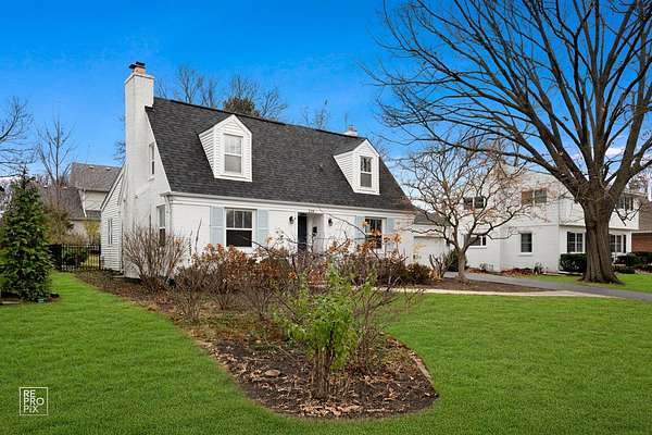 0.27 Acres of Residential Land for Sale in Clarendon Hills, Illinois