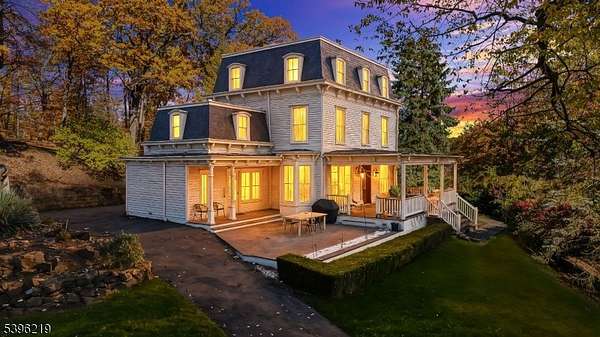 2.88 Acres of Residential Land with Home for Sale in Watchung, New Jersey