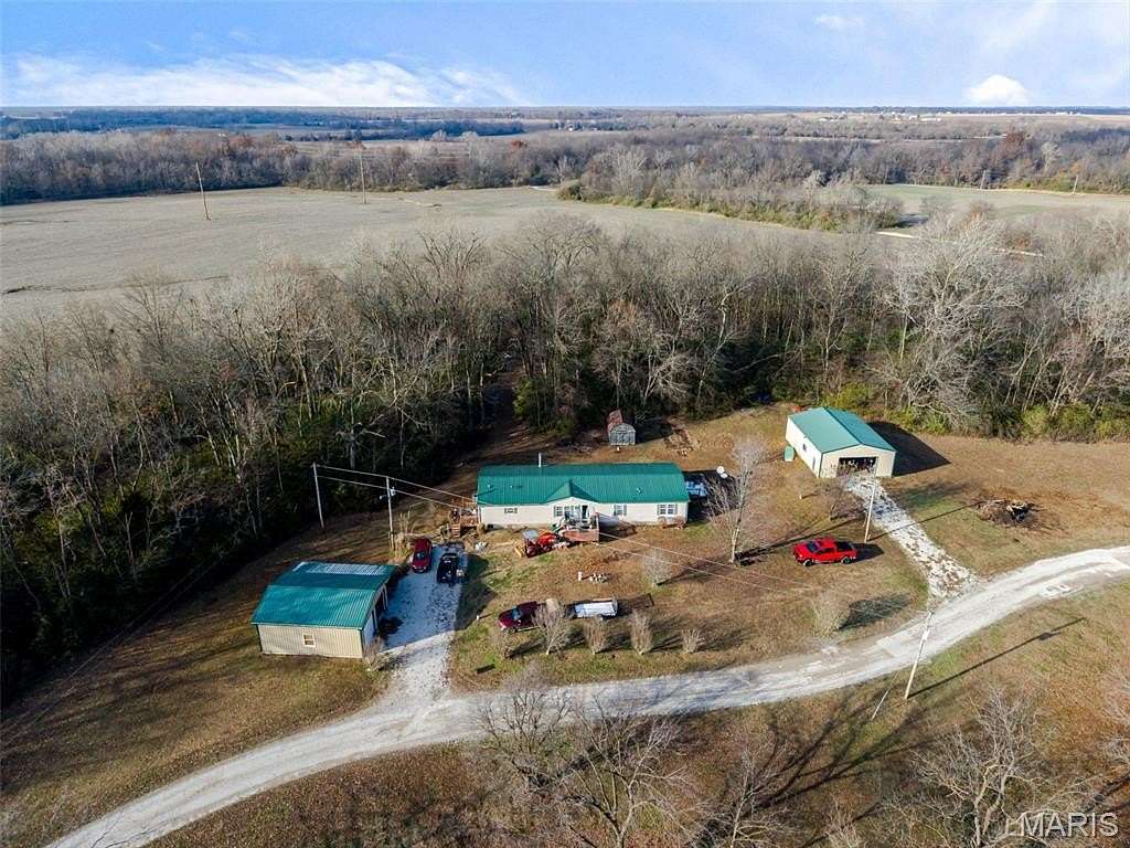 10.4 Acres of Recreational Land with Home for Sale in Lenzburg, Illinois