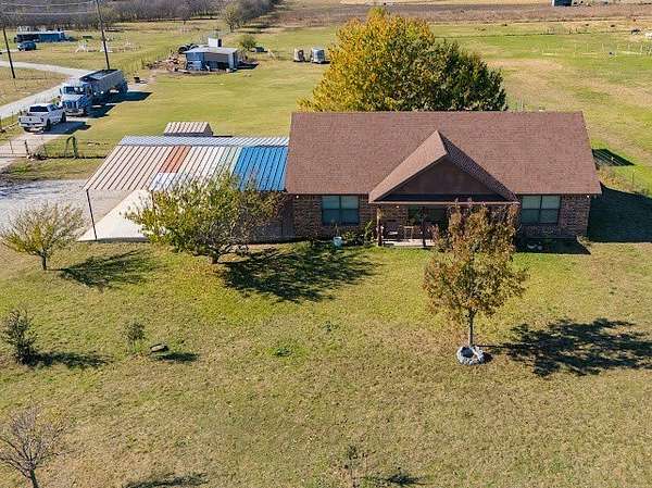 3 Acres of Land with Home for Sale in Decatur, Texas