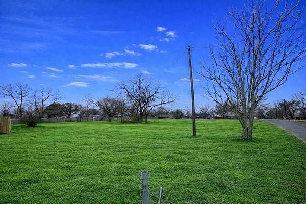 1.26 Acres of Residential Land for Sale in Collinsville, Texas
