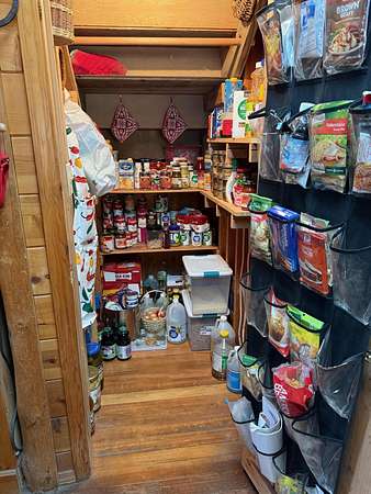 10.5 Acres of Recreational Land with Home for Sale in Bonanza, Oregon