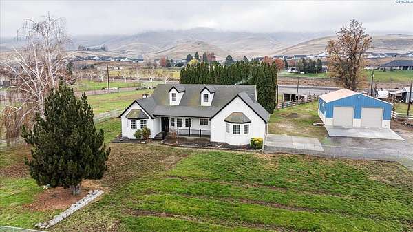 2.13 Acres of Residential Land with Home for Sale in Prosser, Washington