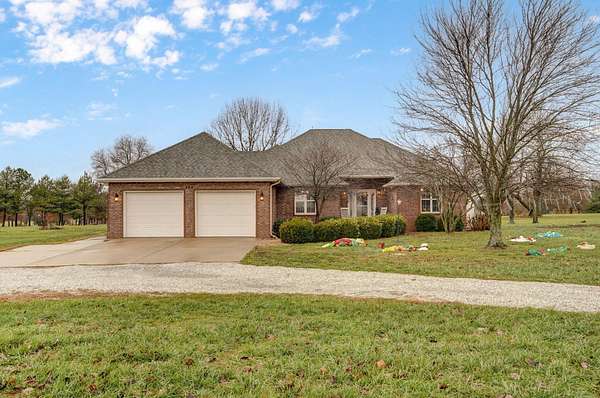 3.36 Acres of Residential Land with Home for Sale in Billings, Missouri