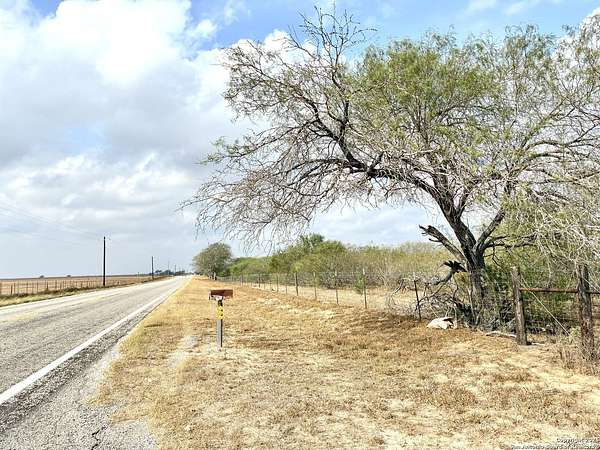 109 Acres of Land with Home for Sale in Premont, Texas