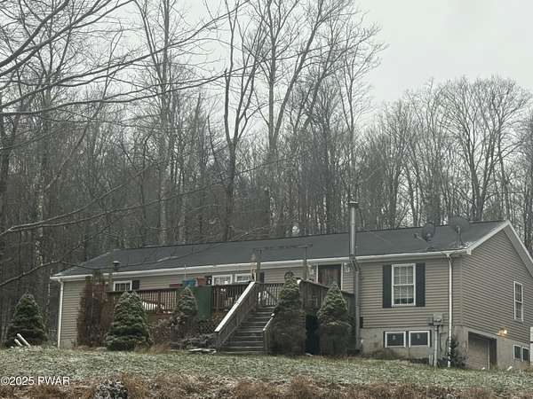 4.45 Acres of Residential Land with Home for Sale in Lake Ariel, Pennsylvania