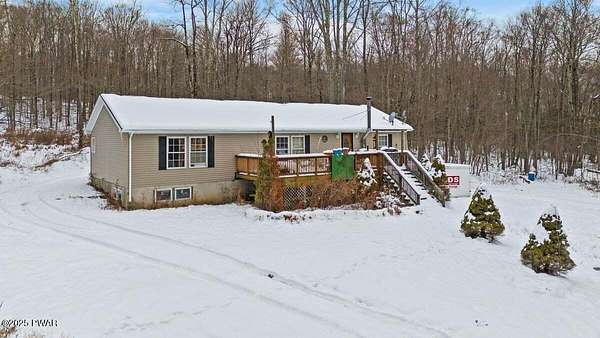 4.45 Acres of Residential Land with Home for Sale in Lake Ariel, Pennsylvania