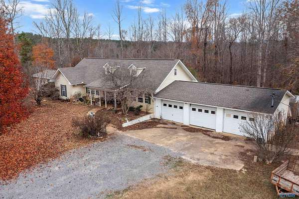 28.4 Acres of Land with Home for Sale in Gadsden, Alabama