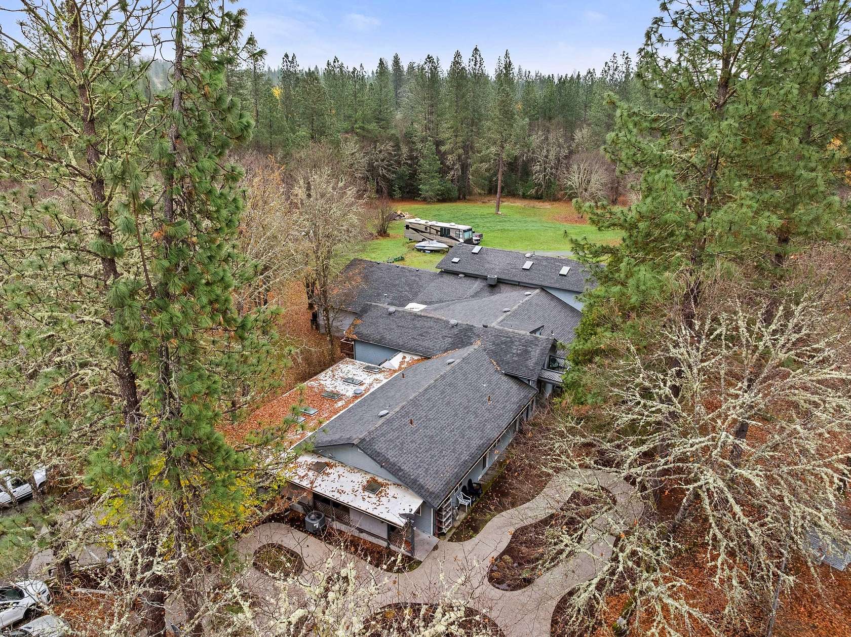 8 Acres of Mixed-Use Land for Sale in Grants Pass, Oregon