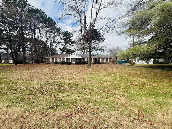 1.79 Acres of Residential Land with Home for Sale in Franklin, Tennessee
