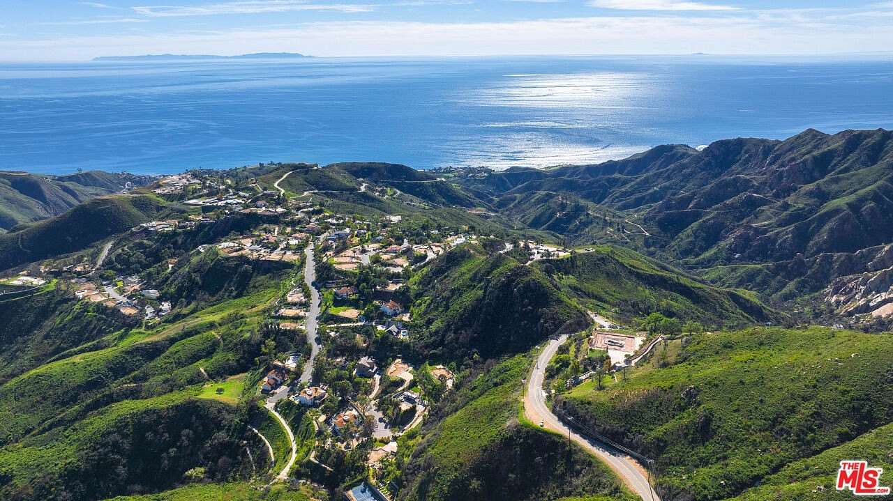7.47 Acres of Land for Sale in Malibu, California