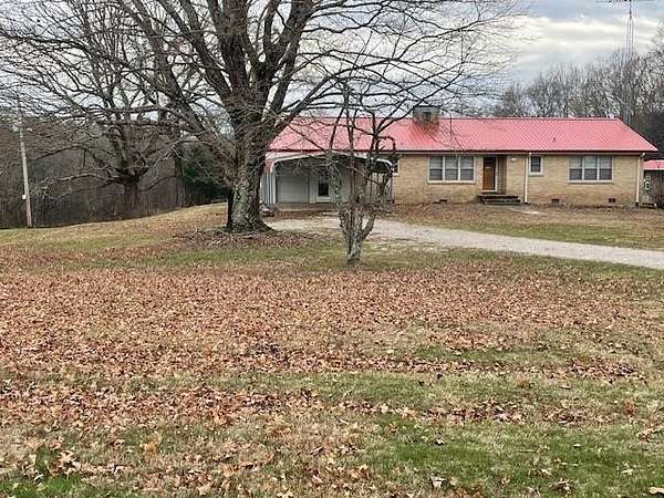 3.18 Acres of Residential Land with Home for Sale in Mansfield, Tennessee