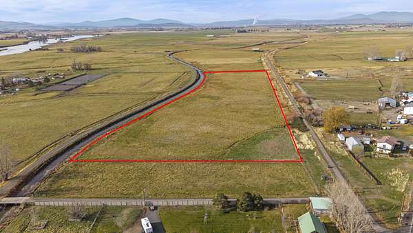 10.4 Acres of Land for Sale in Klamath Falls, Oregon