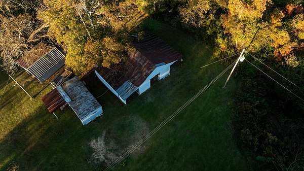 17 Acres of Land with Home for Sale in Newton, Mississippi