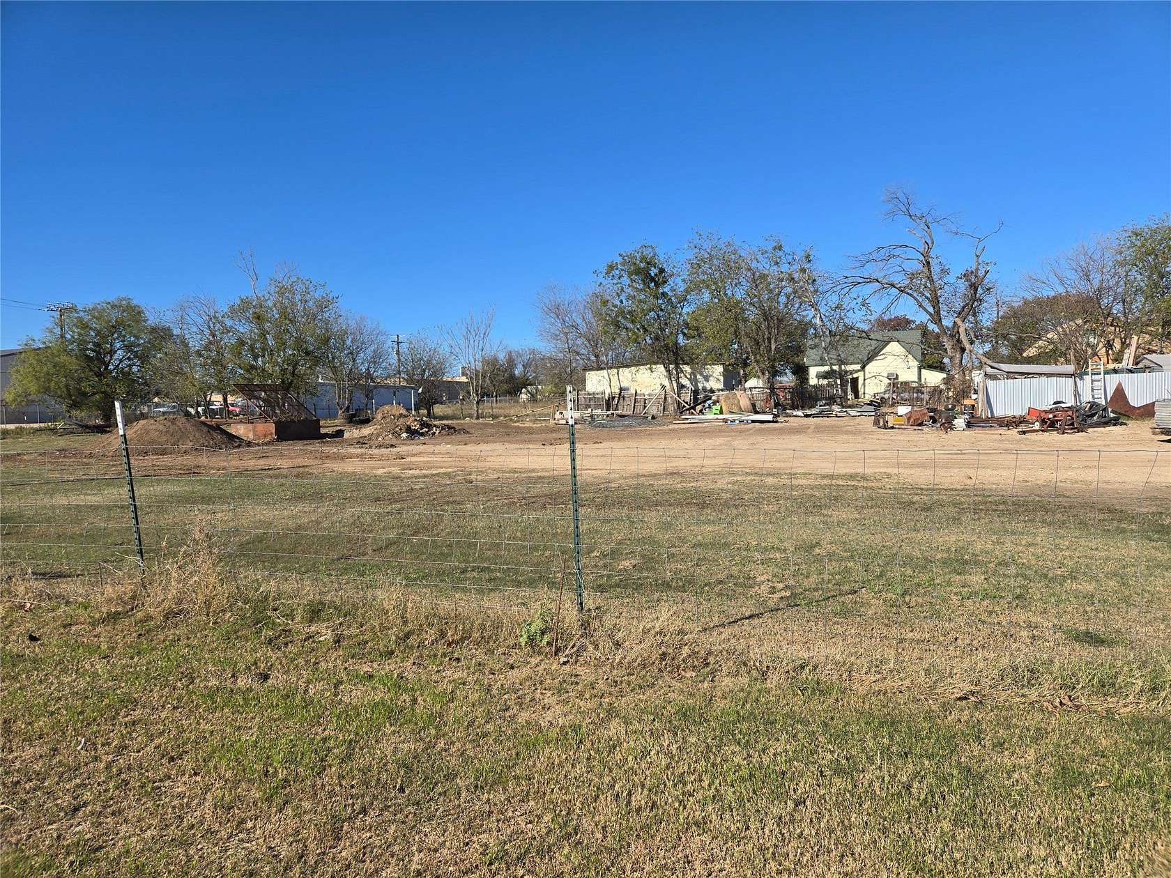 1 Acre of Commercial Land for Sale in Comanche, Texas
