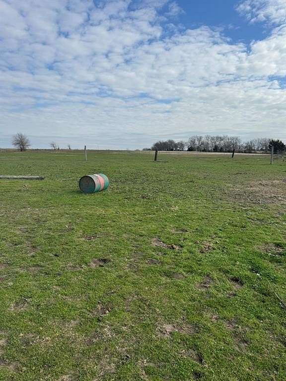 5 Acres of Land with Home for Lease in Leonard, Texas