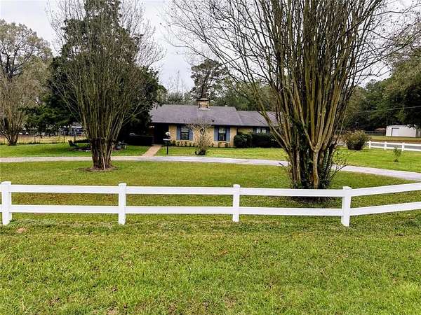 1.5 Acres of Residential Land with Home for Sale in Tyler, Texas