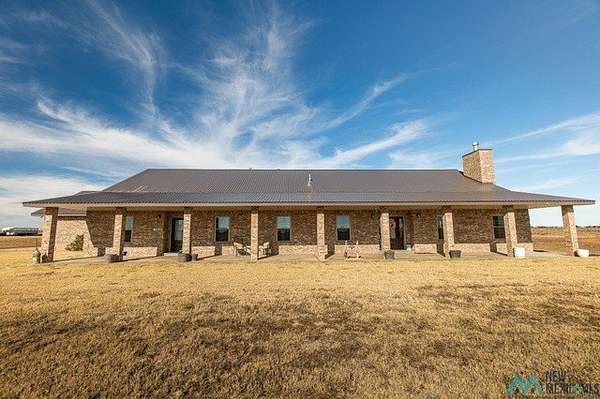 40 Acres of Land with Home for Sale in Clovis, New Mexico