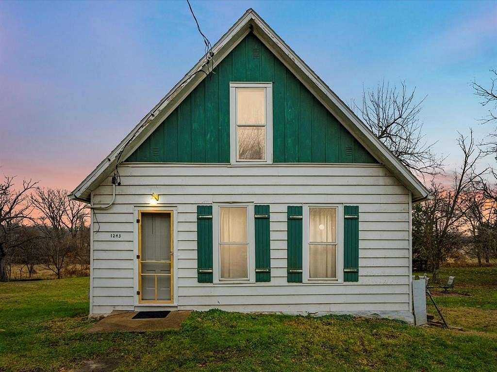 3 Acres of Residential Land with Home for Sale in Cedar Rapids, Iowa