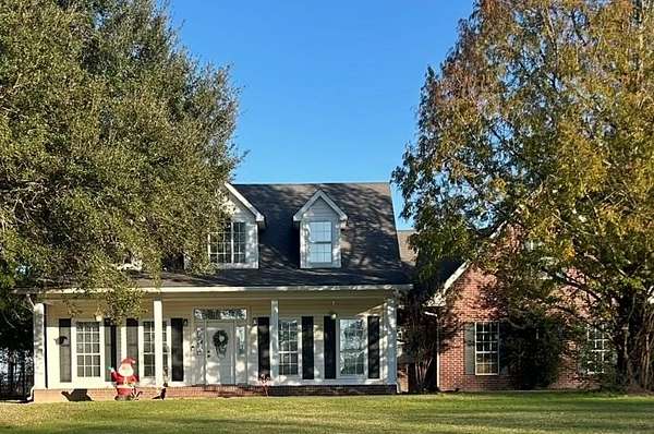 3 Acres of Residential Land with Home for Sale in Center, Texas