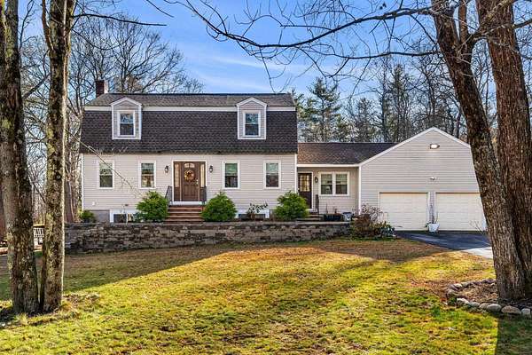 2.45 Acres of Residential Land with Home for Sale in Londonderry, New Hampshire