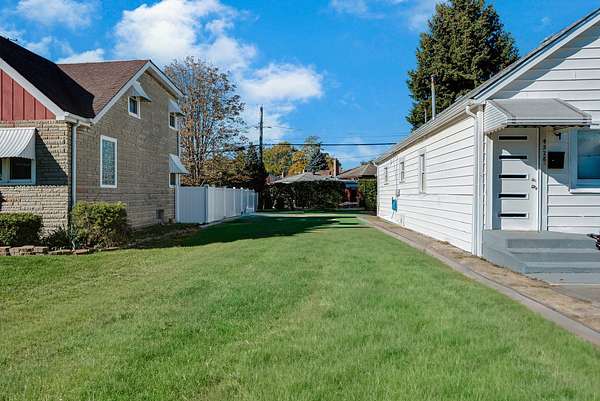 0.06 Acres of Residential Land for Sale in Harwood Heights, Illinois