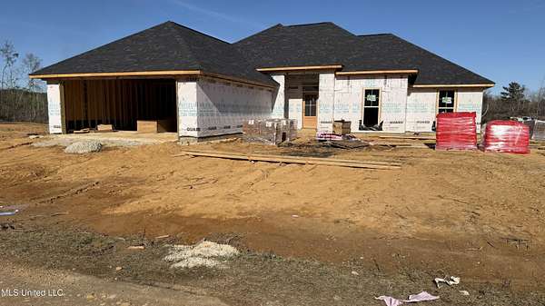 2.74 Acres of Residential Land with Home for Sale in Crystal Springs, Mississippi