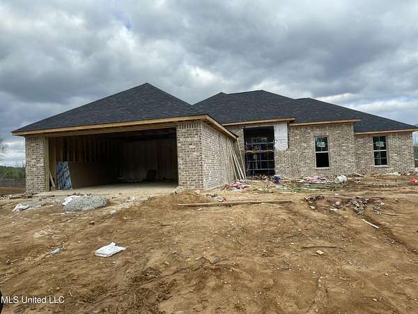 2.74 Acres of Residential Land with Home for Sale in Crystal Springs, Mississippi