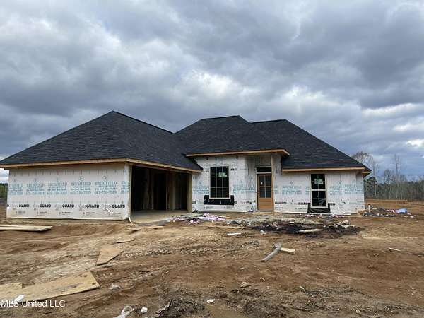 2.84 Acres of Residential Land with Home for Sale in Crystal Springs, Mississippi