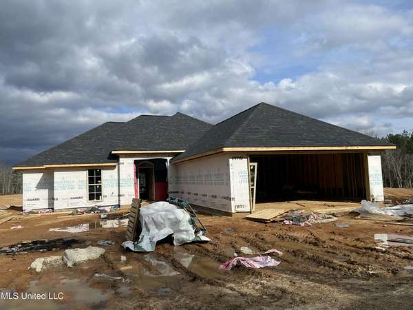 3 Acres of Residential Land with Home for Sale in Crystal Springs, Mississippi