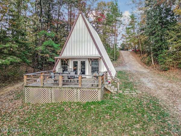 47 Acres of Recreational Land with Home for Sale in Natchez, Mississippi