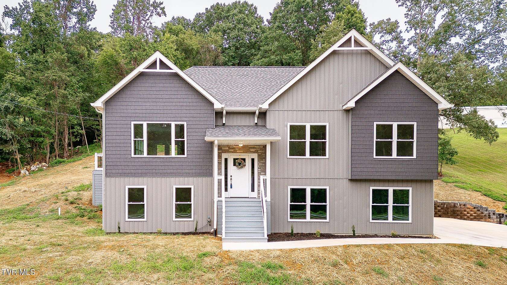 1.72 Acres of Residential Land with Home for Sale in Kingsport, Tennessee