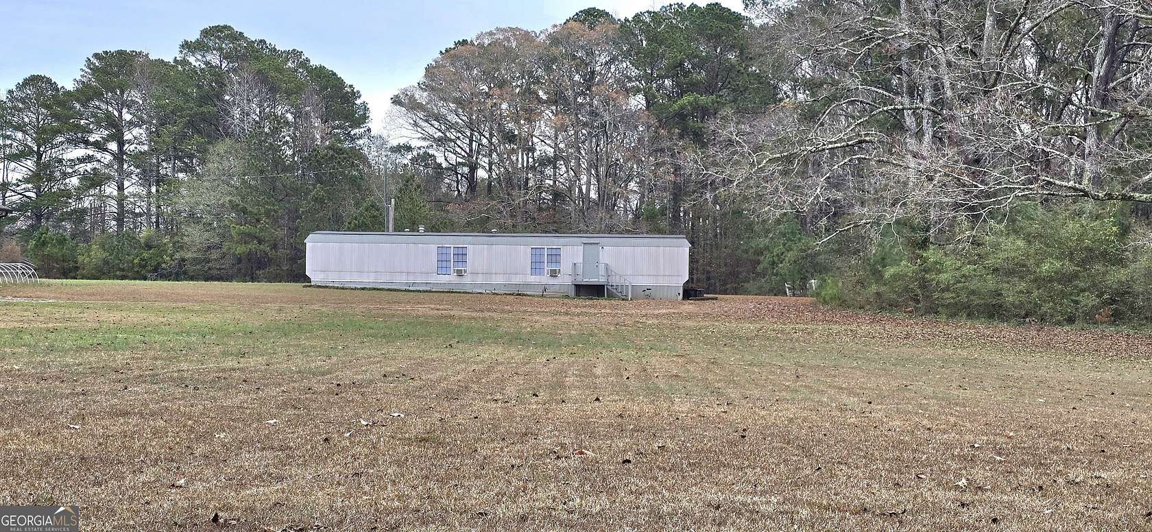 2.5 Acres of Residential Land with Home for Lease in Newnan, Georgia