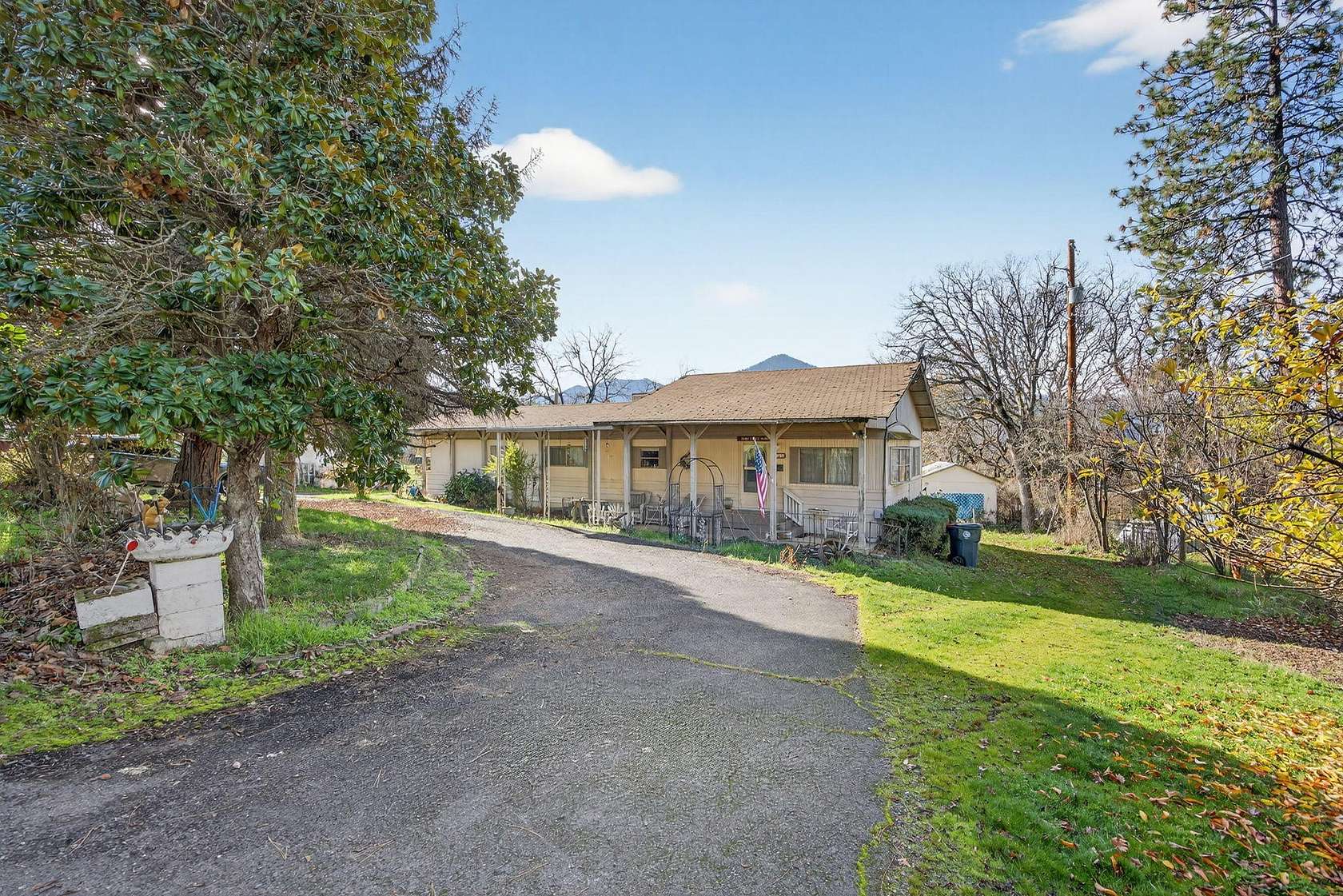 2 Acres of Residential Land with Home for Sale in Jacksonville, Oregon