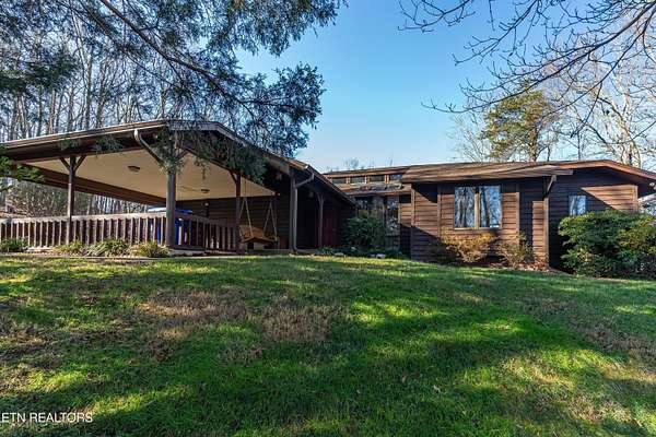 18.3 Acres of Land with Home for Sale in Oak Ridge, Tennessee