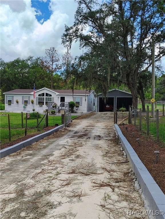2.52 Acres of Residential Land with Home for Sale in Dunnellon, Florida