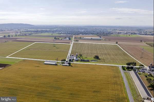 Residential Land with Home for Sale in Ephrata, Pennsylvania